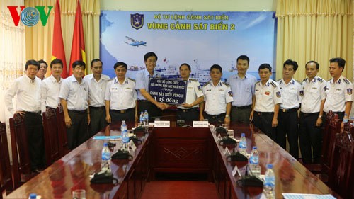 Vietnam State Treasury grants nearly 150 thousand USD to law enforcement forces at sea - ảnh 1
